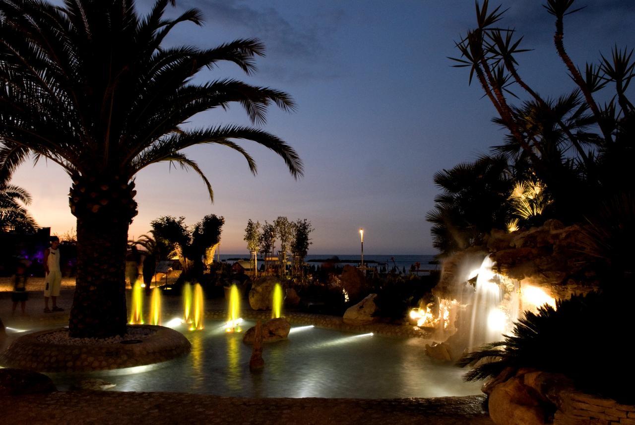 Hotel Dino San Benedetto del Tronto Exteriör bild