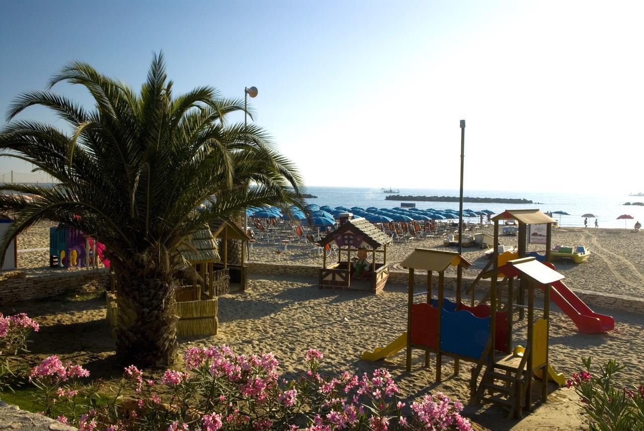 Hotel Dino San Benedetto del Tronto Exteriör bild